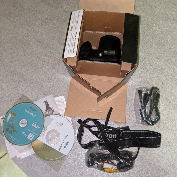 Nikon Coolpix L120 Camera - Picture 2 of 8